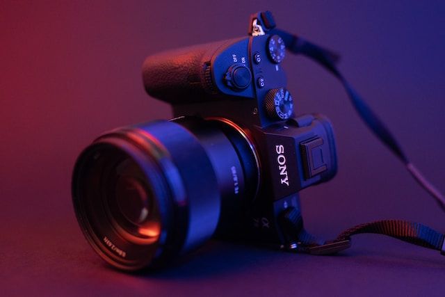 Fotocamera DSLR Sony per la fotografia di prodotti