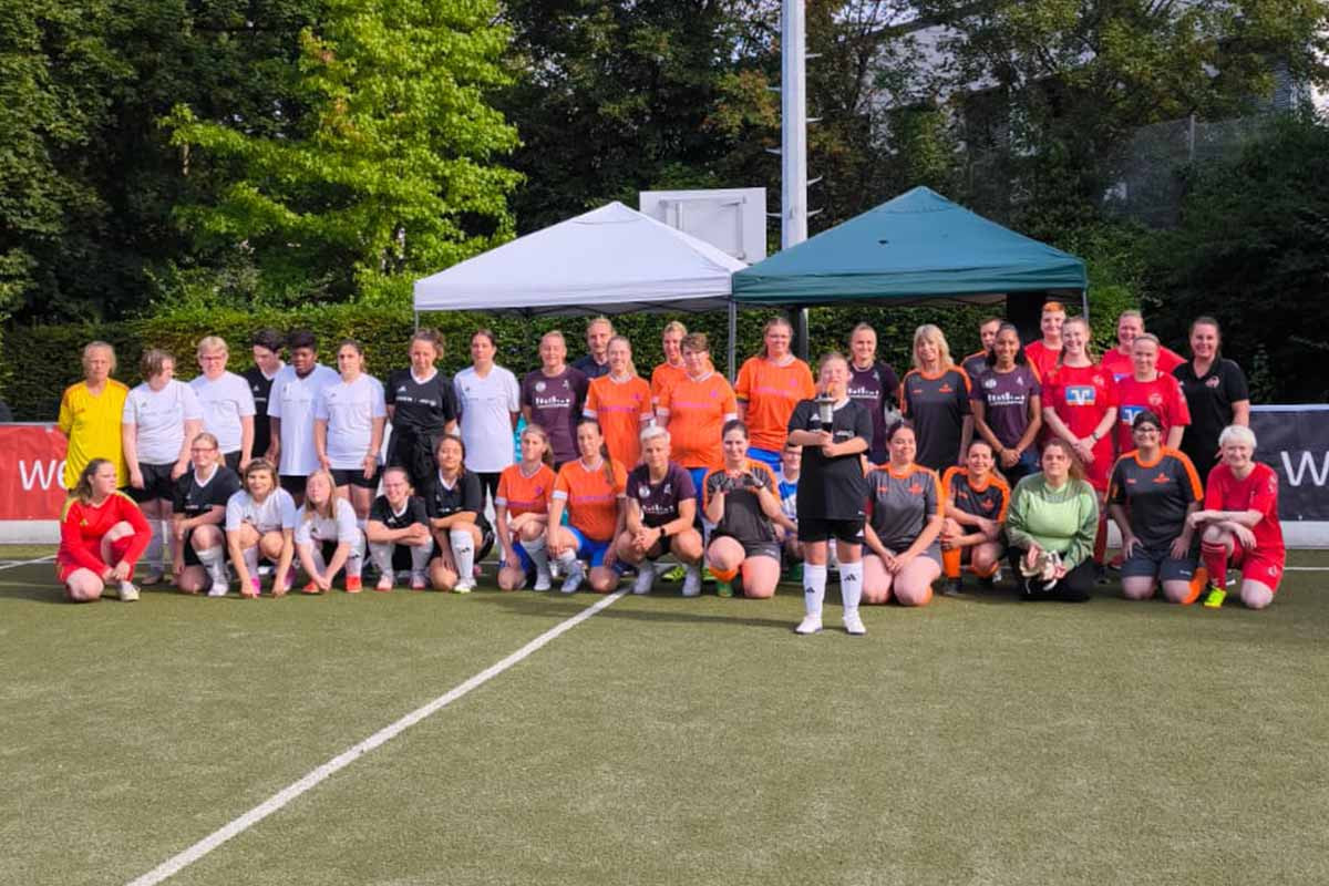 Eröffnungszeremonie des Special Olympics Turniers mit den Ibbenbürener Kickers Ladies.